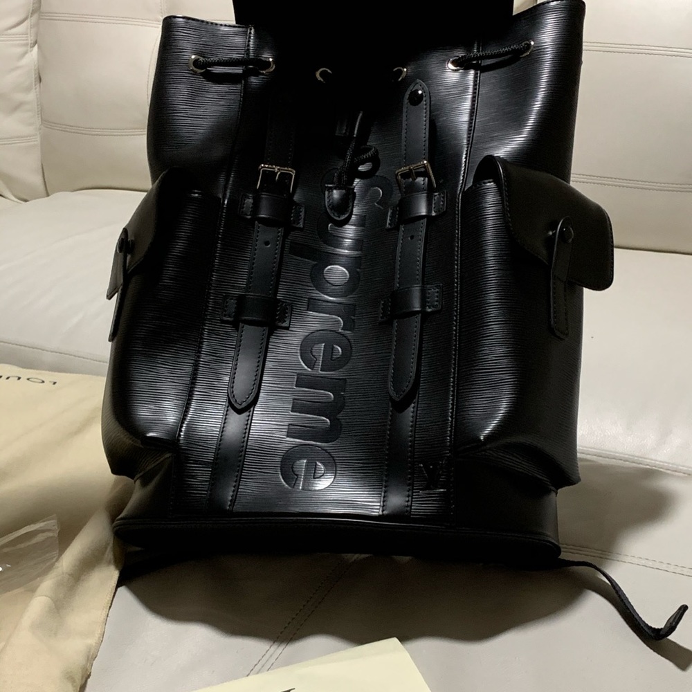 Louis Vuitton X supreme leather backpack - Picture 2 of 4